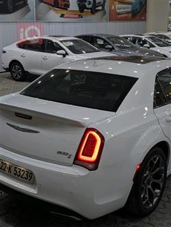 کرایسلەر 300